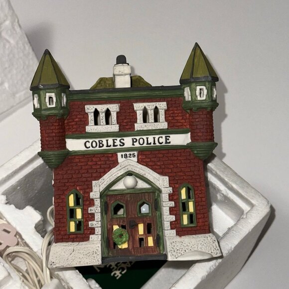 VINTAGE HERITAGE VILLAGE POLICE STATION - Picture 7 of 8